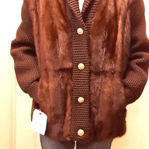 Mahogany mink coat size 10. Well cared for in good condition